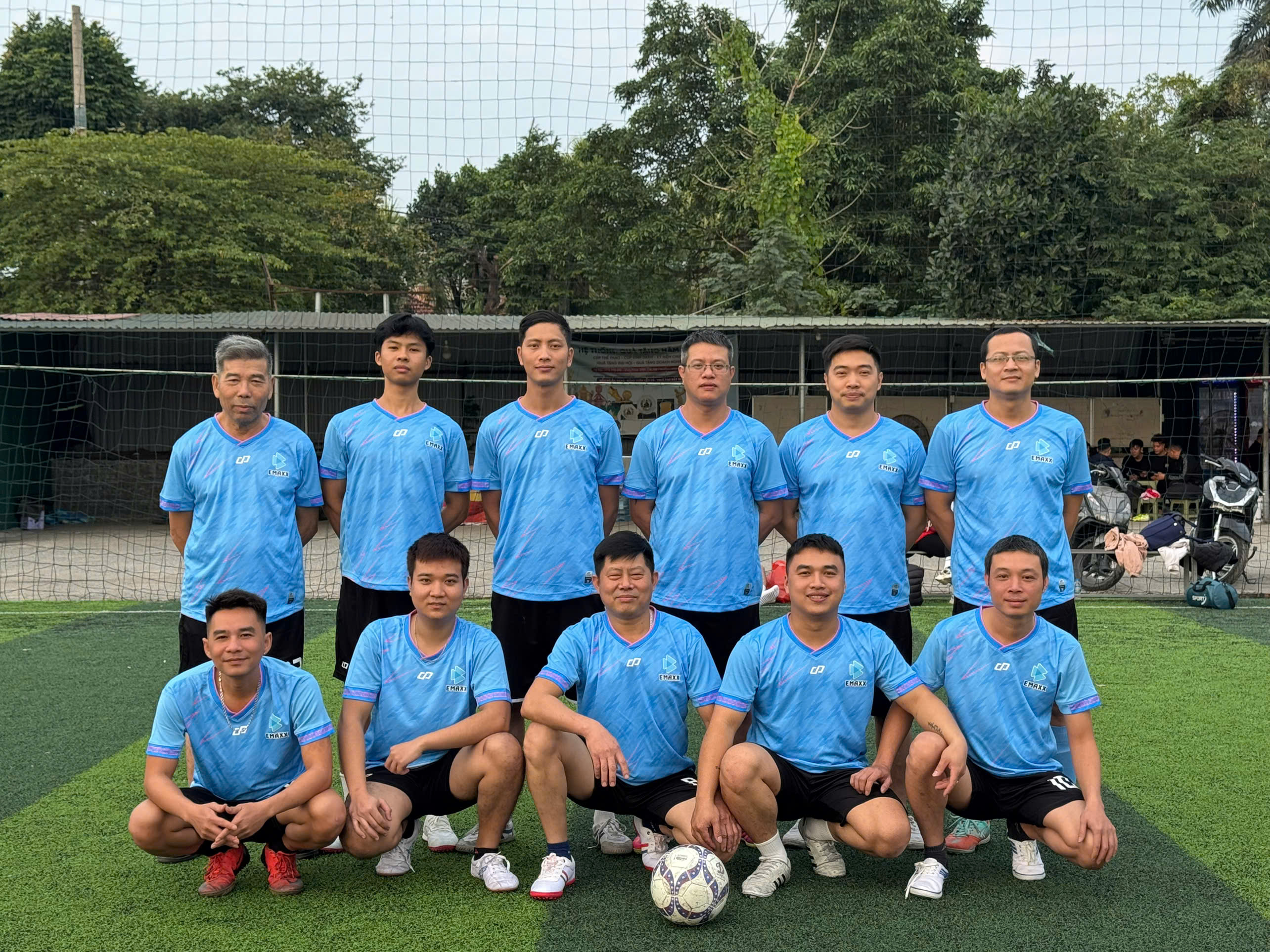 EMAXX – LÀM HẾT SỨC, CHƠI HẾT MÌNH | BÓNG ĐÁ MỪNG TUẦN LỄ SINH NHẬT